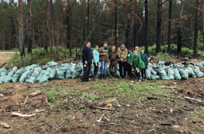 Около 200 мешков мусора собрали волонтеры в лесном массиве за соликамским поселком Черное